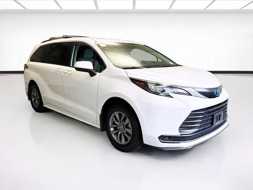 Ice 2024 Toyota Sienna LE