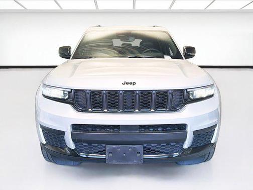 Silver Zynith 2024 Jeep Grand Cherokee L Altitude
