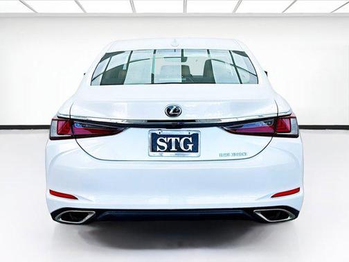 2022 Lexus ES 350 Base