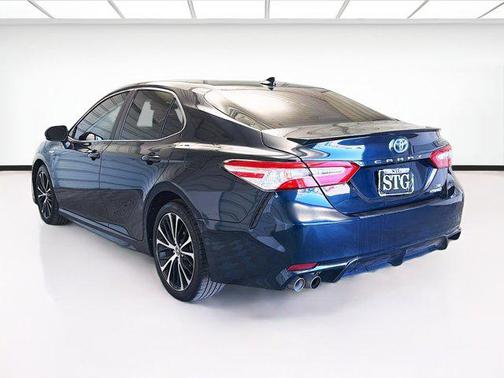 2020 Toyota Camry SE