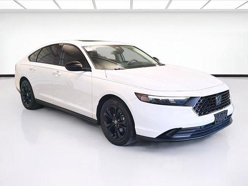 Platinum White Pearl 2025 Honda Accord SE