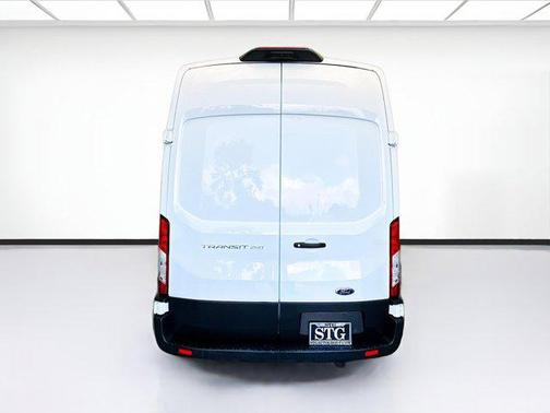 2022 Ford Transit-250 Base