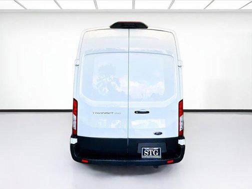 2022 Ford Transit-250 Base