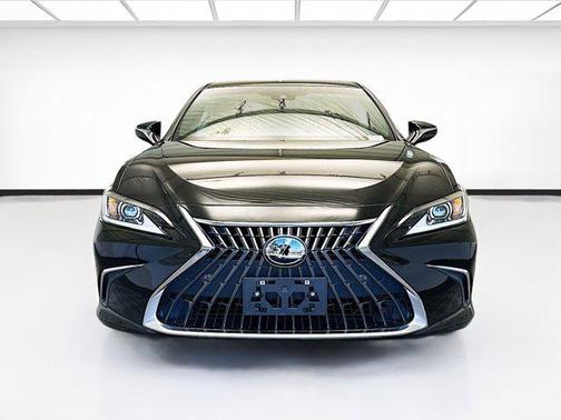 2023 Lexus ES 300h Base