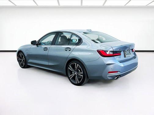 2023 BMW 330e xDrive