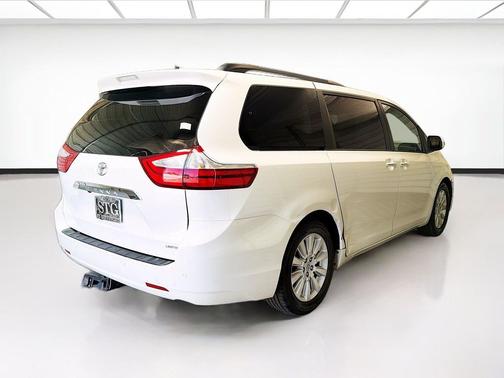 Blizzard Pearl 2015 Toyota Sienna Limited