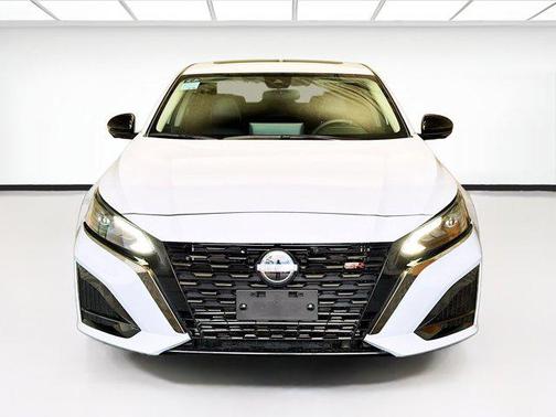 2024 Nissan Altima SR VC-Turbo FWD