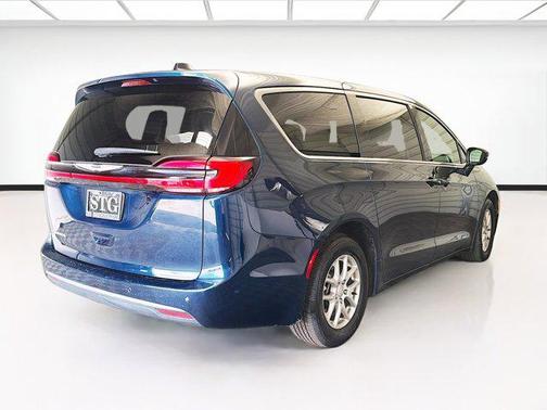 2025 Chrysler Pacifica L