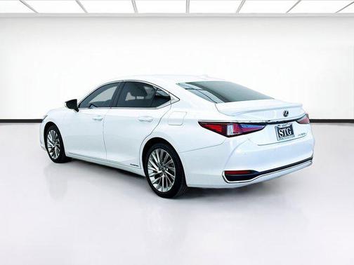 2021 Lexus ES 300h Luxury