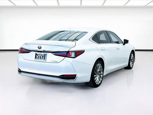 2021 Lexus ES 300h Luxury