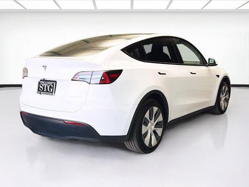 2022 Tesla Model Y Long Range Dual Motor All-Wheel Drive