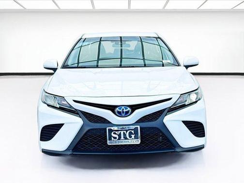 2019 Toyota Camry Hybrid SE