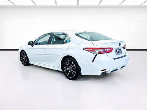 2019 Toyota Camry Hybrid SE