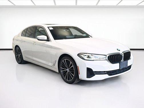 Alpine White 2022 BMW 530 i