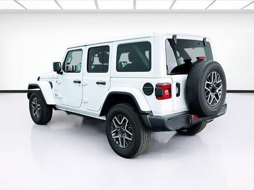 2024 Jeep Wrangler 4-Door Sahara 4x4