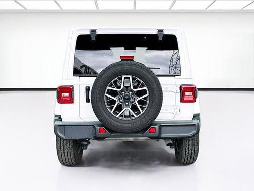2024 Jeep Wrangler 4-Door Sahara 4x4