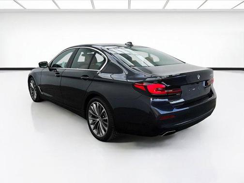 2022 BMW 530 i