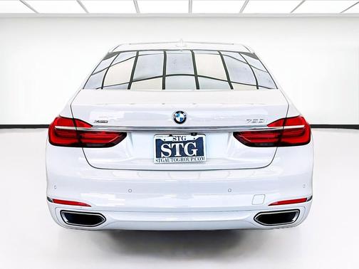 White Metallic 2018 BMW 750 i xDrive