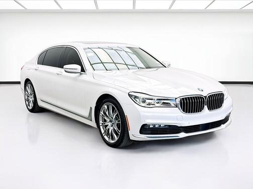 White Metallic 2018 BMW 750 i xDrive