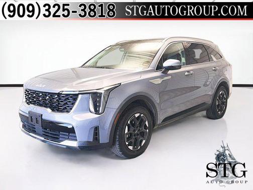 Everlasting Silver 2025 Kia Sorento S