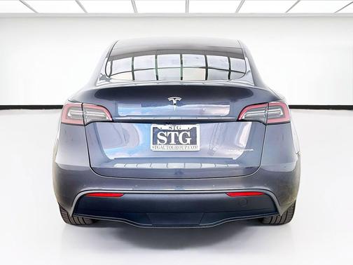 Deep Blue Metallic 2022 Tesla Model Y Long Range Dual Motor All-Wheel Drive