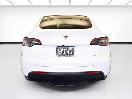 Pearl White Multi-Coat 2022 Tesla Model Y Long Range Dual Motor All-Wheel Drive