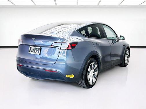 Midnight Silver Metallic 2023 Tesla Model Y Long Range Dual Motor All-Wheel Drive