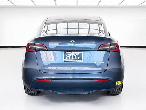 Midnight Silver Metallic 2023 Tesla Model Y Long Range Dual Motor All-Wheel Drive