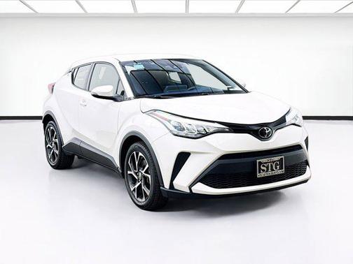 Blizzard Pearl 2021 Toyota C-HR XLE