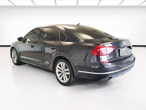 Deep Black 2019 Volkswagen Passat 2.0T Wolfsburg Edition