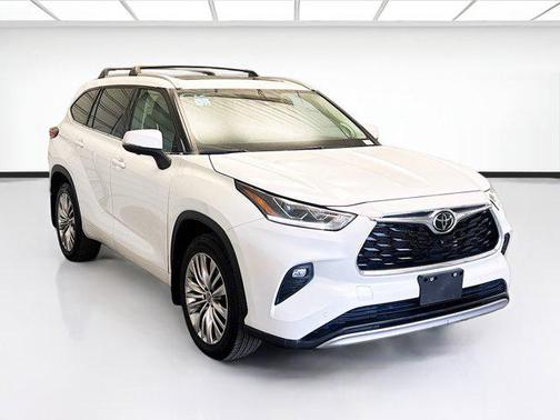 2023 Toyota Highlander Platinum