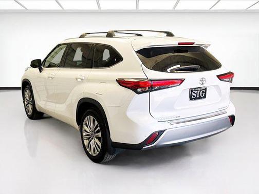 2023 Toyota Highlander Platinum