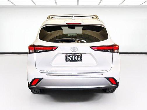 2023 Toyota Highlander Platinum