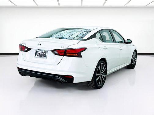 2021 Nissan Altima SR FWD