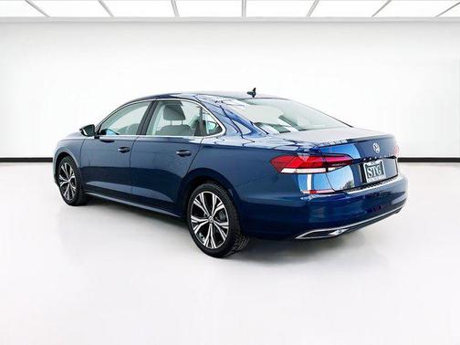 2022 Volkswagen Passat 2.0T SE