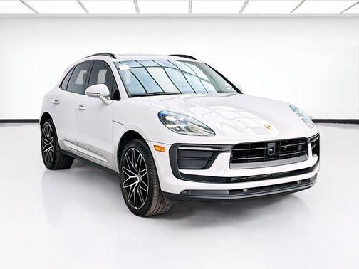 Chalk 2023 Porsche Macan Macan