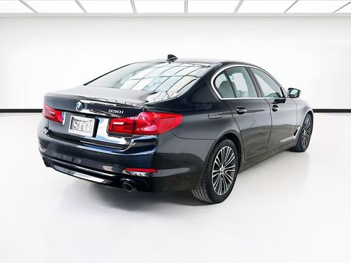 Black Sapphire Metallic 2019 BMW 530 530i