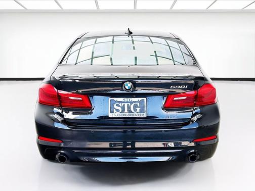 Black Sapphire Metallic 2019 BMW 530 530i