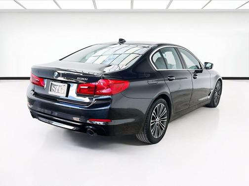 Black Sapphire Metallic 2019 BMW 530 530i