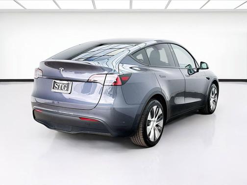Gray 2023 Tesla Model Y RWD