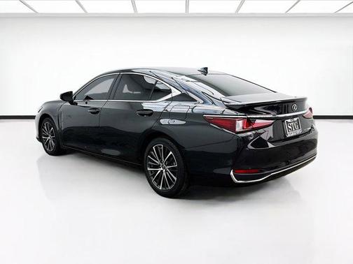 2024 Lexus ES 300h Base