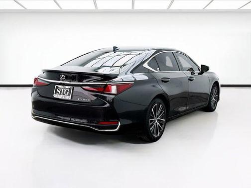 2024 Lexus ES 300h Base