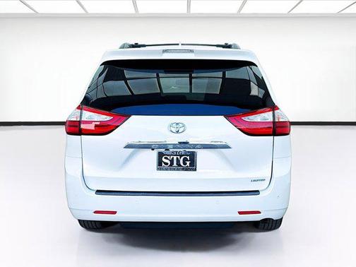 2019 Toyota Sienna Limited Premium