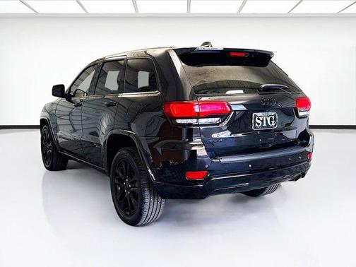 2022 Jeep Grand Cherokee Laredo