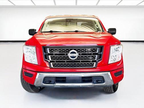 2022 Nissan Titan SV