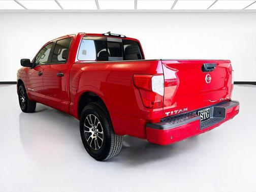 2022 Nissan Titan SV