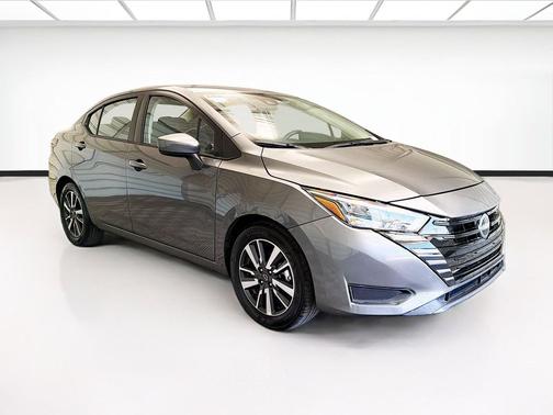 Gun Metallic 2025 Nissan Versa 1.6 SV