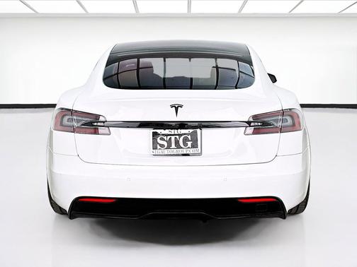 Pearl White Multi-Coat 2022 Tesla Model S Base