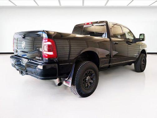 Diamond Black Crystal Pearlcoat 2023 RAM 2500 Laramie Crew Cab 4x4 6'4' Box