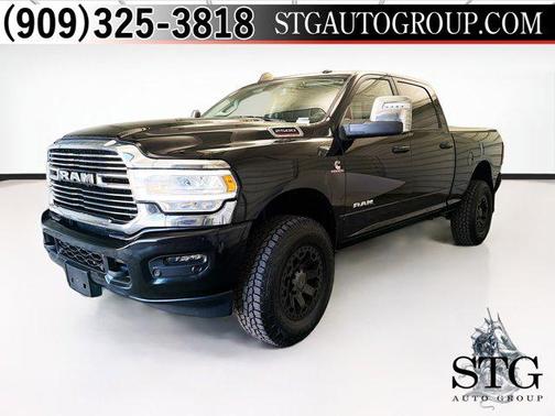 Diamond Black Crystal Pearlcoat 2023 RAM 2500 Laramie Crew Cab 4x4 6'4' Box